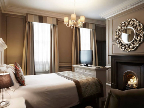 万布鲁格之家酒店