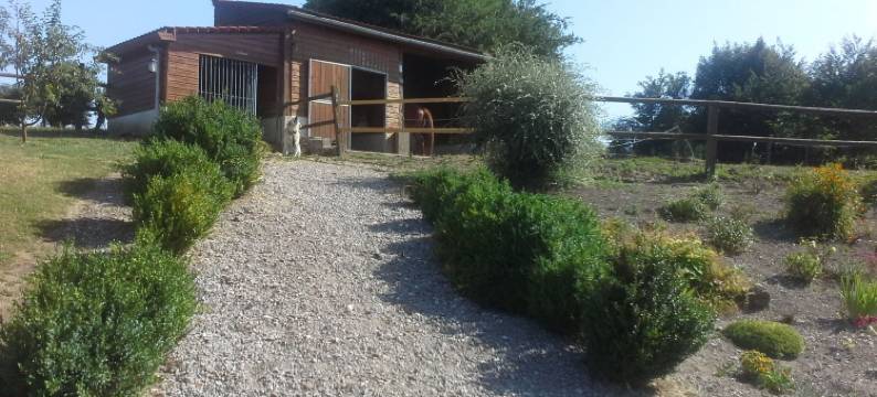 鲁罗特小屋旅馆酒店(Gite Hôtel Chambre d' hôtes et Roulottes et du Ternois)图片