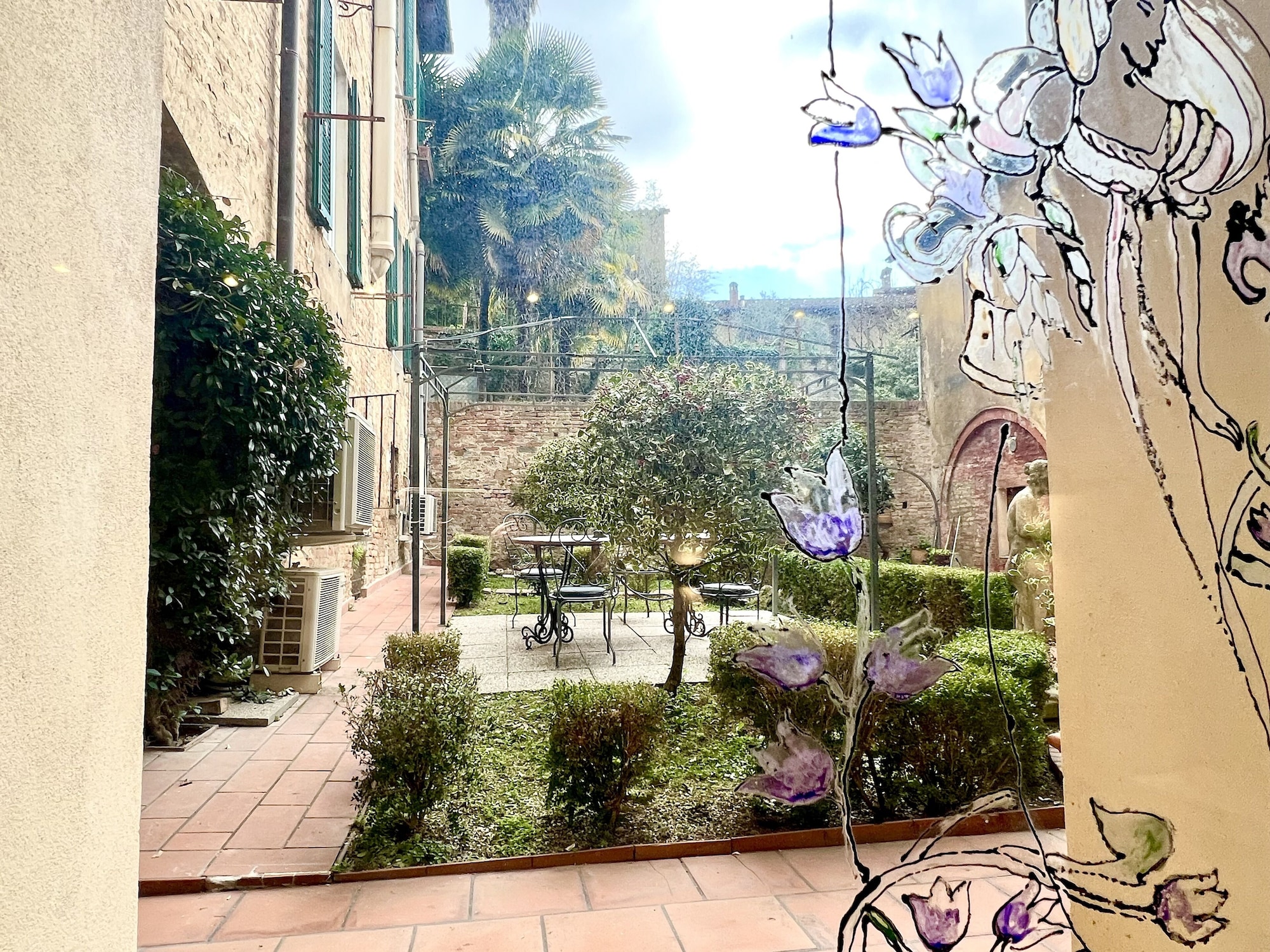 Regis Condo Over view