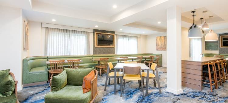 布朗瑞克万枫套房酒店(Fairfield Inn & Suites Brunswick)图片