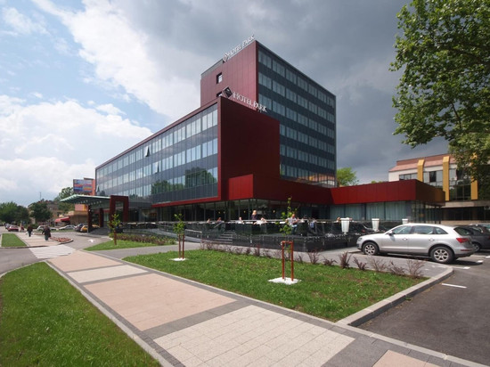 多博伊公园酒店