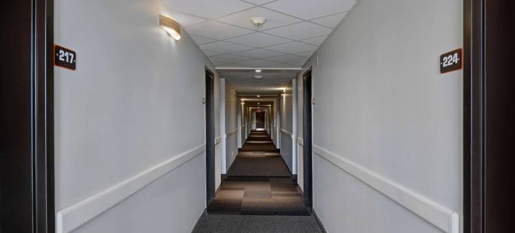 阿尔伯达艾尔德里 6 号汽车旅馆(Motel 6 Airdrie, AB)图片