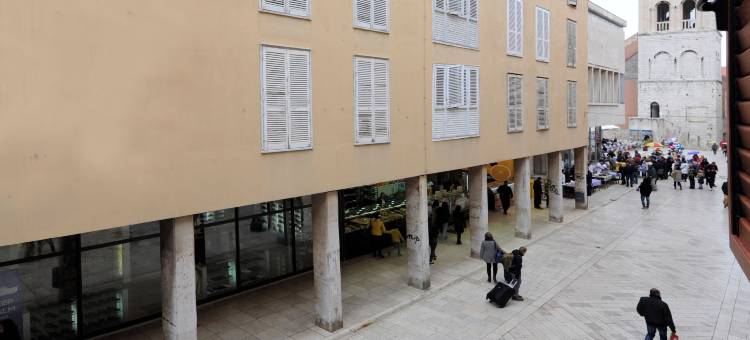 主街一室公寓及客房(Main Street Studio and Rooms)图片