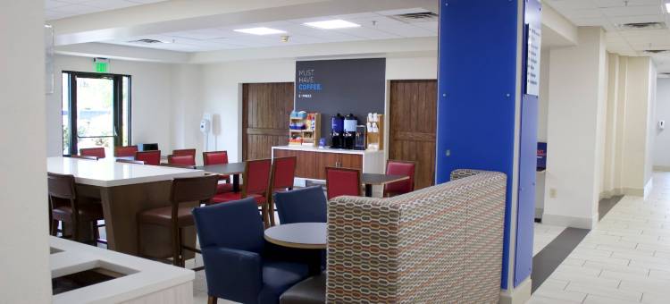 智选假日套房酒店威尔逊市中心(Holiday Inn Express & Suites Wilson-Downtown)图片