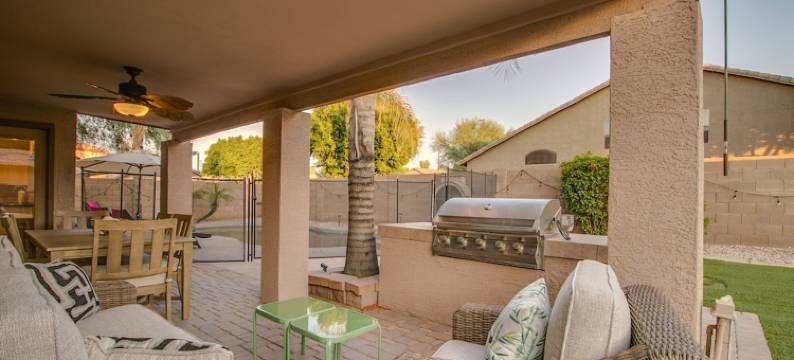 大型5卧室度假屋，配有游泳池，热水浴缸，游戏室！(Massive 5 Bdrm Getaway WPool, Hot Tub, Game Room)图片