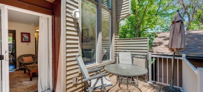 美丽的博尔德联排别墅：步行到CU和珍珠街！(Beautiful Boulder Townhome Walk to CU and Pearl St!)图片