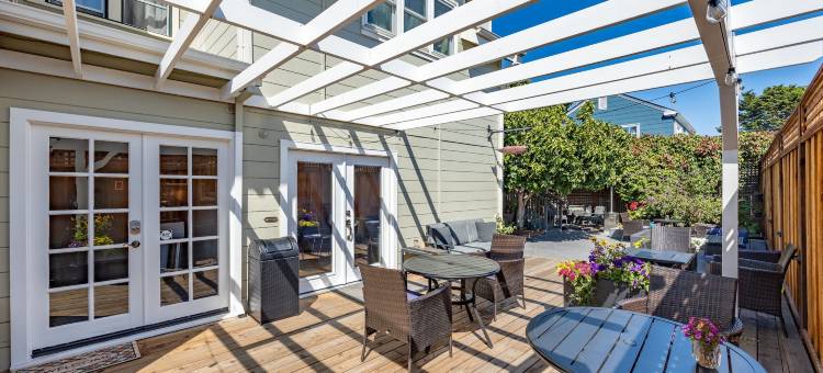 楠塔基特鲸鱼旅馆(Nantucket Whale Inn, Half Moon Bay)图片