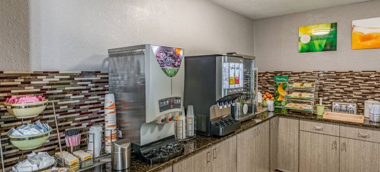 东 I-10 近佛斯特银行中心凯艺酒店(Quality Inn I-10 East Near Frost Bank Center)图片