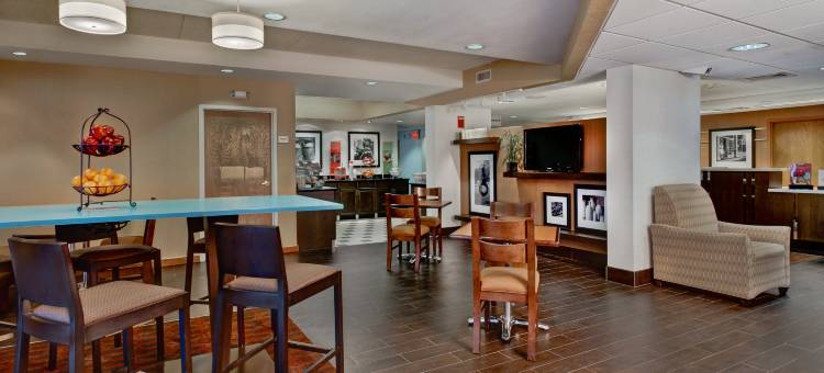 密尔沃基西北欢朋酒店(Hampton Inn Milwaukee-Northwest)图片