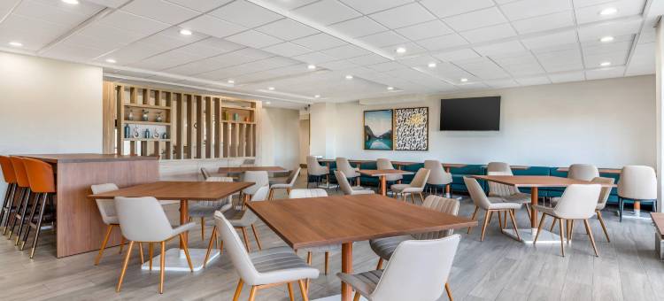 舒适酒店及套房-麦迪逊东-莫诺纳(Comfort Inn & Suites Madison East - Monona)图片