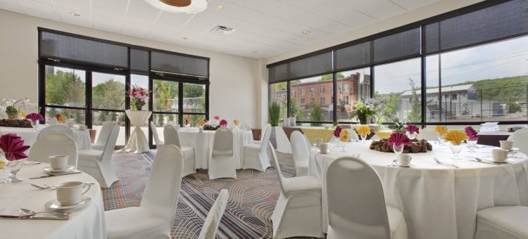 Holiday Inn & Suites 查尔斯顿(Holiday Inn & Suites Charleston West)图片