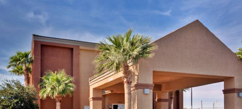 Holiday Inn Express 拉斯维加斯内利斯(Holiday Inn Express LAS VEGAS-NELLIS by IHG)图片