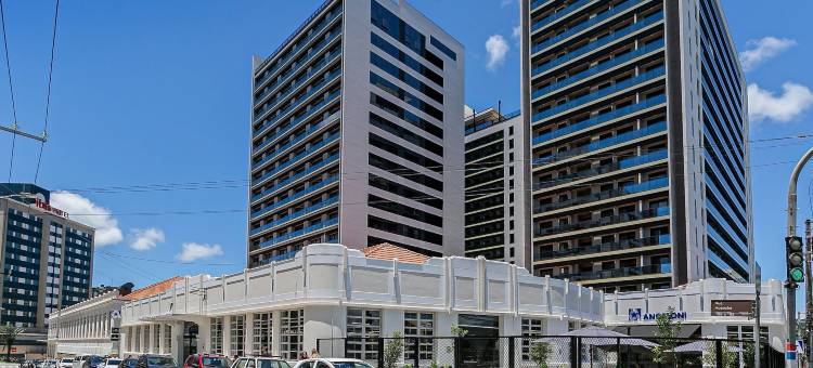 Viva 佛罗里帕市中心带泳池和停车场的开间塔(Studios Tower by Viva - Prédio Com Piscina e Estacionamento No Centro de Floripa)图片