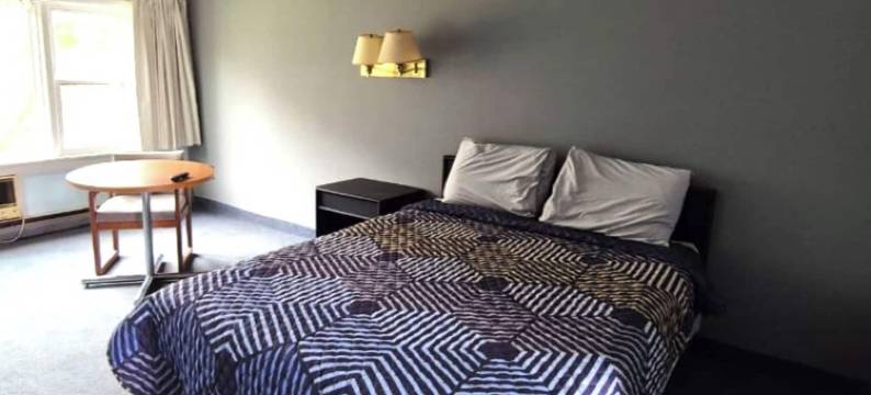 Capital O 斯旺旅馆康斯托克公园(Capital O Swan Inn Comstock Park)图片