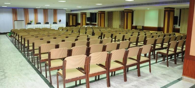 萨罗瓦酒店(Hotel Sarovar)图片