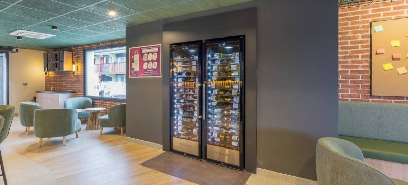 利昂东部布隆康铂酒店(Campanile NATURE - Lyon Est Bron Eurexpo)图片