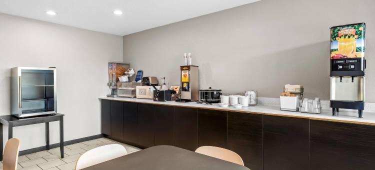 法明顿温德姆速8酒店(Super 8 by Wyndham Farmington)图片