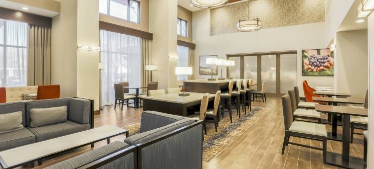 温莎索诺玛酒乡希尔顿欢朋旅馆&套房酒店(Hampton Inn & Suites Windsor - Sonoma Wine Country)图片