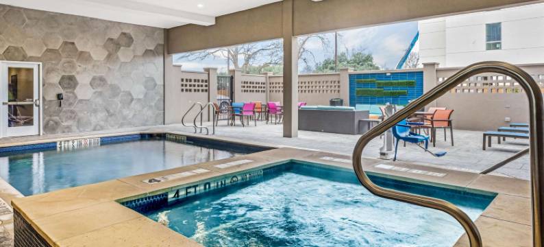 韦科贝勒市中心拉昆塔温德姆套房酒店(La Quinta Inn & Suites by Wyndham Waco Downtown - Baylor)图片