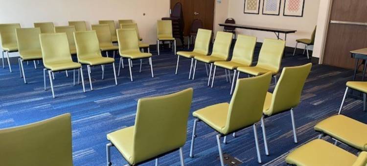 Holiday Inn Express & Suites Warrensburg North图片