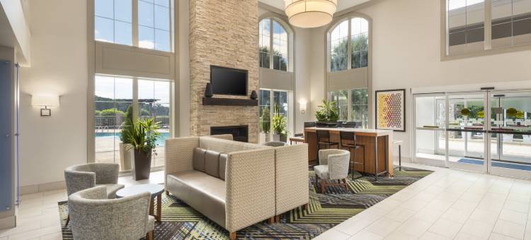 智选假日套房酒店阿什维尔的比尔特摩广场购物中心(Holiday Inn Express & Suites Asheville SW - Outlet Ctr Area)图片