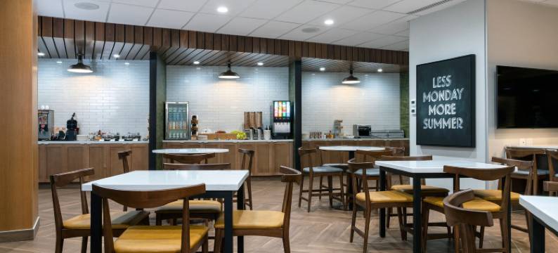 北湾万枫酒店及套房(Fairfield Inn & Suites North Bay)图片