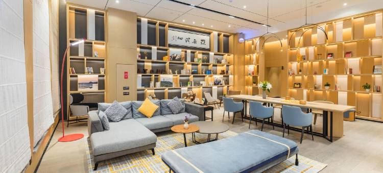 淄博高新区高铁北站亚朵酒店图片