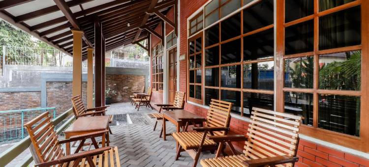 萨特里亚菲酒店(Satriafi Hotel)图片