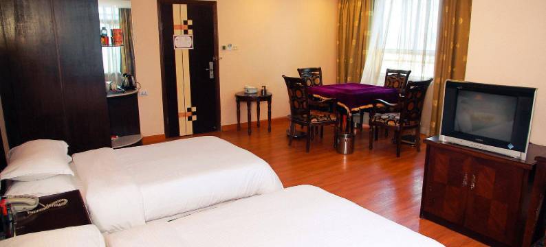 金泉宾馆(深圳龙城广场地铁站店)图片