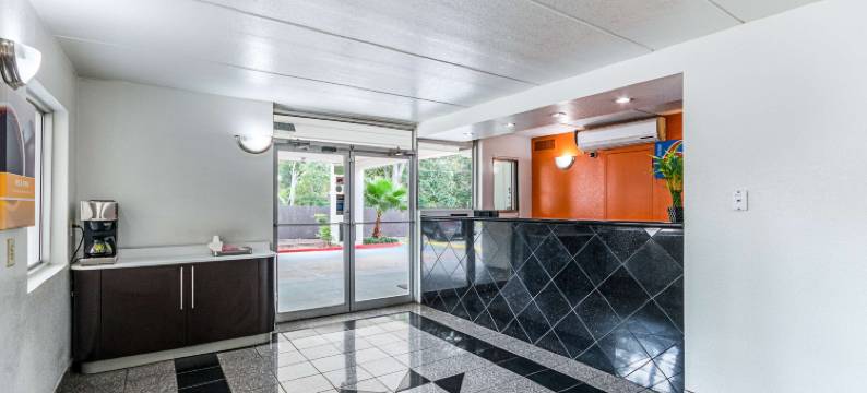 克里夫兰美国旅馆(Motel 6 Cleveland, TX)图片