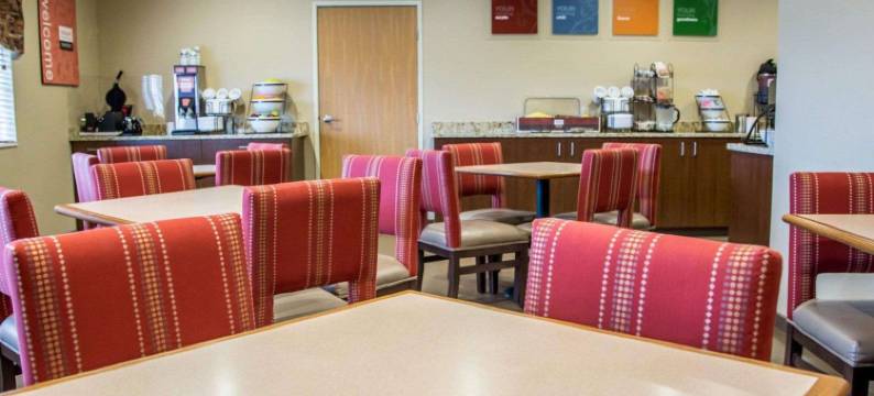 河景舒适套房酒店(Comfort Inn & Suites Riverview Near Davenport and I-80)图片