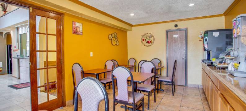 阿尔布奎克东 I-40 尤班克出口伊克诺旅馆套房酒店(Econo Lodge Inn & Suites Albuquerque East I-40 Eubank Exit)图片