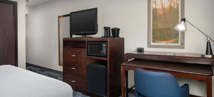 塔科马普亚勒普万枫套房酒店(Fairfield Inn & Suites Tacoma Puyallup)图片