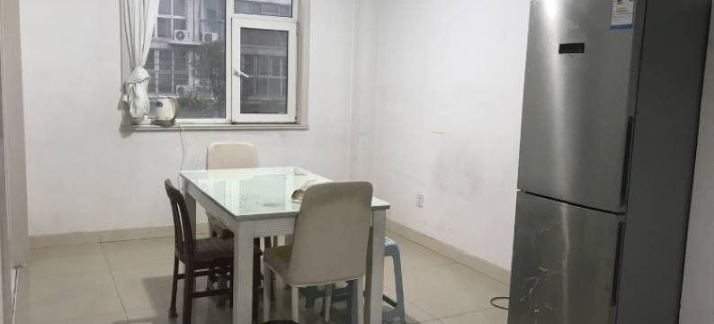 嗨夜市近海洋公园荷疃海鲜平价市场三居室公寓(济南路分店)图片