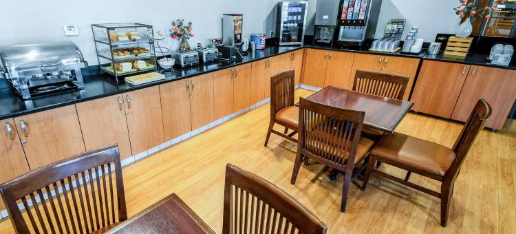 安大略省安大略米尔斯丽怡酒店(Country Inn & Suites by Radisson, Ontario at Ontario Mills, CA)图片