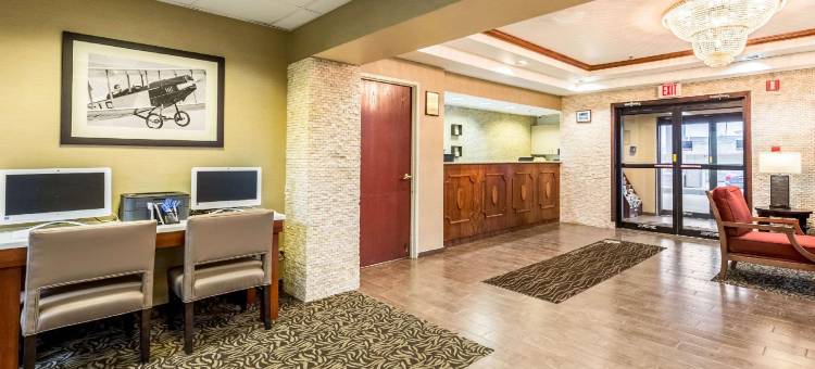 戴顿西北英格尔伍德舒适套房酒店(Comfort Inn & Suites Dayton Northwest - Englewood)图片