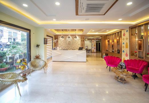 Milestone 251 Hotel Overview