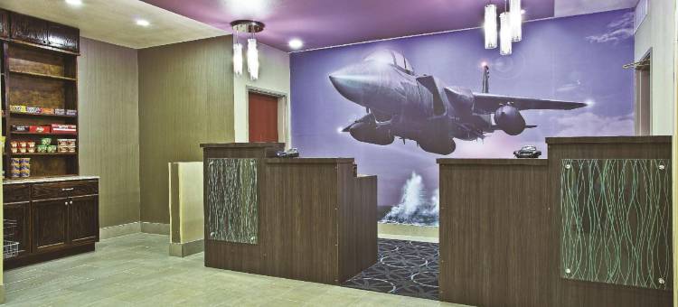 费尔伯恩赖特帕特森拉昆塔温德姆套房酒店(La Quinta Inn & Suites by Wyndham Fairborn Wright-Patterson)图片