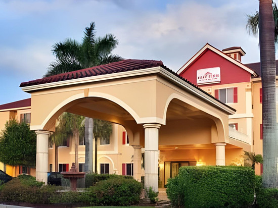 那不勒斯浩枫温德姆公寓