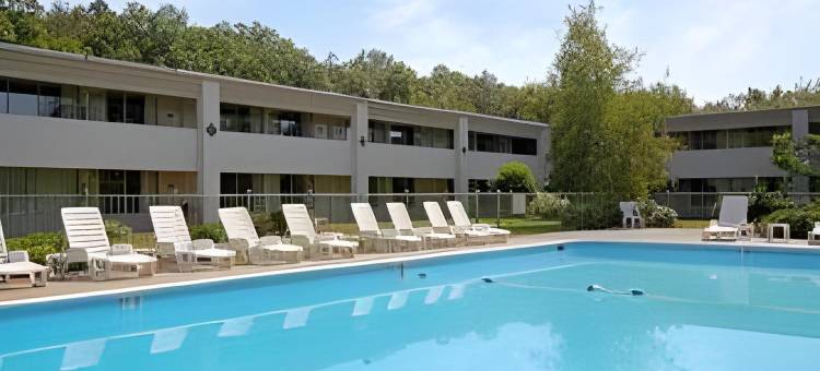 黑泽尔顿红地毯酒店(Red Carpet Inn & Suites)图片