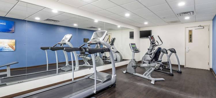 林肯东舒适套房酒店-购物区(Comfort Suites East Lincoln - Mall Area)图片