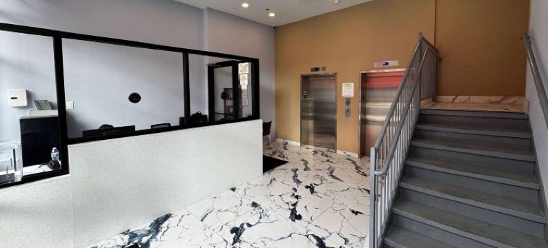 布鲁克林富尔顿街温德姆速 8 酒店(Super 8 by Wyndham Brooklyn Fulton Street/Broadway Junction)图片