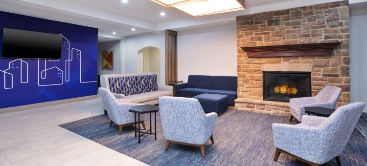 米尔瓦基西北公园广场智选假日套房酒店(Holiday Inn Express & Suites Milwaukee NW – Park Place)图片