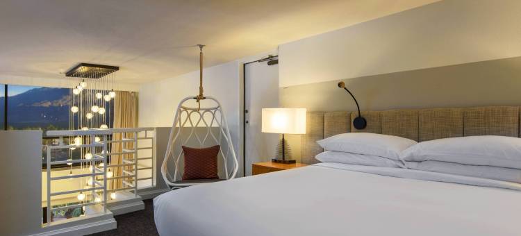 棕榈泉万丽酒店(Renaissance Palm Springs Hotel)图片