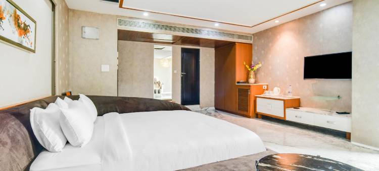 印多尔查潘市场的舒适豪华房(Palette by CheckIn Chappan Market Indore Formerly Sapphire Star)图片