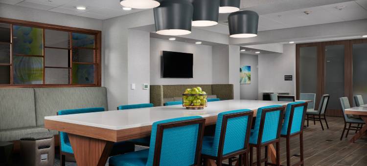 布尔利希尔顿欢朋酒店(Hampton Inn by Hilton Burley)图片