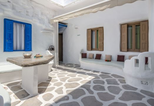 Moments Rooms Hotel Overview