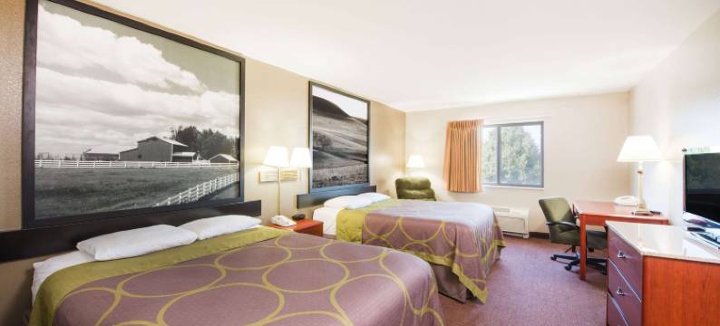 艾奥拉温德姆速8酒店(Super 8 by Wyndham Iola KS)图片