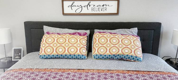 Fire Pit, Outdoor Dining, and Full Kitchen - Charming Family Haven图片