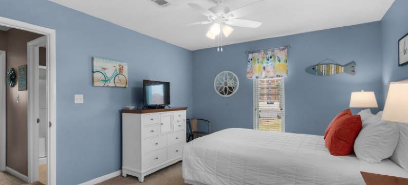 Tranquil Oasis with Lagoon Pool and Gorgeous Interiors - Serene Escape图片